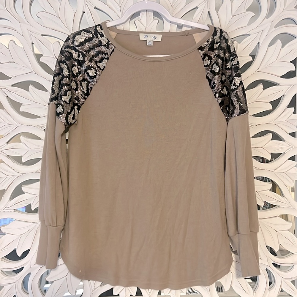 🐆🖤 She & Sky Sparkle Cheetah Shoulder Top